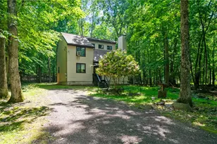 222 Powder Horn Rd, Paradise Twp, PA 18332 - Photo 2