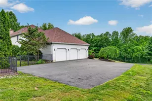 5642 Limeport Rd, Emmaus Boro, PA 18049 - Photo 6