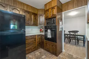 2057 Grove St, South Whitehall Township, PA 18104 - Photo 12