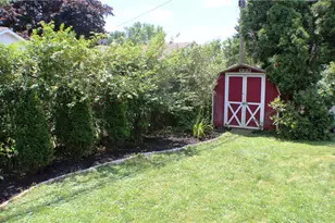 2750 Elm Ct, Allentown City, PA 18104 - Photo 6