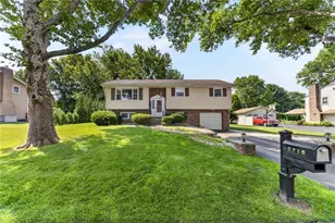 2716 Plymouth Dr, Easton, PA 18045 - Photo 1