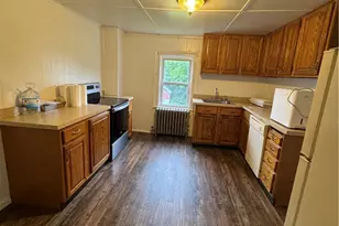421 E Patterson St, Lansford, PA 18232 - Photo 8