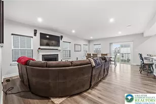 817 Hendon Ln, North Catasauqua Bor, PA 18032 - Photo 14