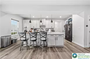 817 Hendon Ln, North Catasauqua Bor, PA 18032 - Photo 8