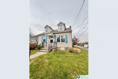 221 E Chestnut Street, Nazareth Boro, PA 18064 - Photo 2