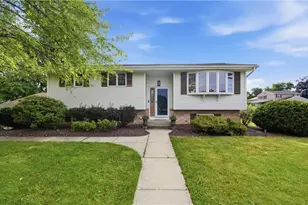 32 Robert Dr, Allentown City, PA 18104 - Photo 1