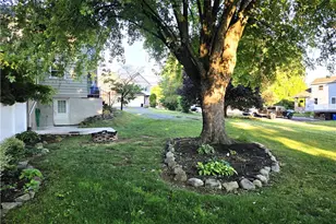 325 Delong, Emmaus Boro, PA 18049 - Photo 4
