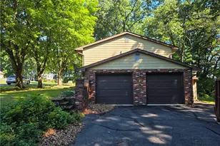 528 Rosewood Dr, Lehigh Township, PA 18067 - Photo 4