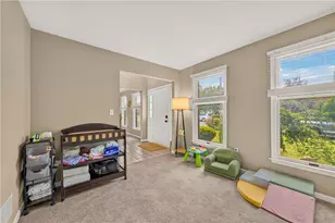175 E Beil Ave, Nazareth Boro, PA 18064 - Photo 8