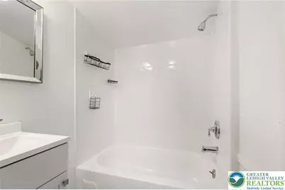 580 S Benner Avenue, Fountain Hill Boro, PA 18015 - Photo 20