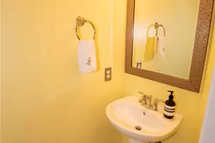 8608 Mayfair Ct, Upper Macungie Township, PA 18031 - Photo 8