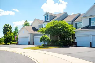 8608 Mayfair Ct, Upper Macungie Township, PA 18031 - Photo 4