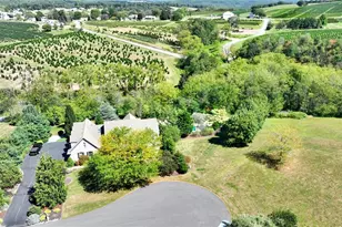 1161 Sunset Dr, East Brunswick Twp, PA 17961 - Photo 4