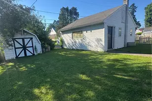 880 New York Ave, Hellertown Boro, PA 18055 - Photo 2