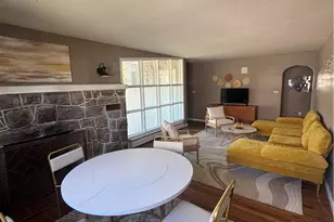 880 New York Ave, Hellertown Boro, PA 18055 - Photo 4