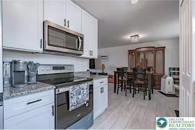 25 N 8th Street, Emmaus Boro, PA 18049 - Photo 14