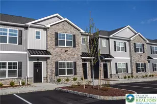 1411 Greenview Dr, Bethlehem City, PA 18018 - Photo 2