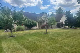 1005 Buckingham Dr, Salisbury Township, PA 18103 - Photo 12