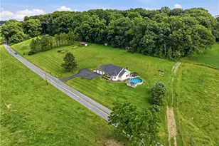 9868 Stagecoach Rd, Albany Twp, PA 19529 - Photo 2