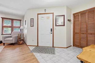110 Woodmont Cir, Greentown, PA 18426 - Photo 8