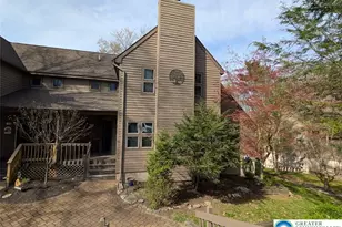 110 Woodmont Cir, Greentown, PA 18426 - Photo 1