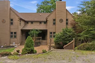 110 Woodmont Cir, Greentown, PA 18426 - Photo 1
