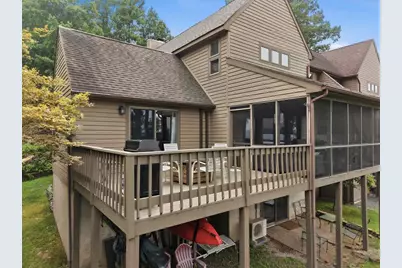 110 Woodmont Circle, Greentown, PA 18426 - Photo 2