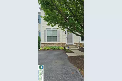 5262 Chandler Way, South Whitehall Township, PA 18069 - Photo 2