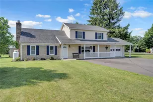 439 Cherry Hill Rd, Bushkill Twp, PA 18064 - Photo 2