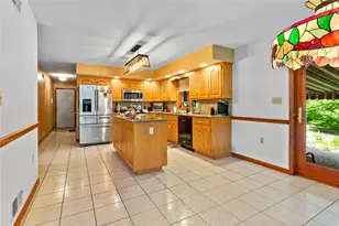 255 Timothy Ave, Lower Nazareth Twp, PA 18020 - Photo 6