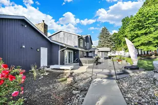 2210 Greenwood Rd, Allentown City, PA 18103 - Photo 8