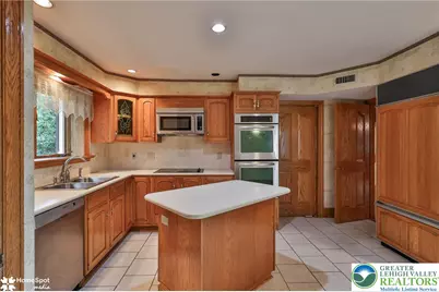 2835 Parkway Boulevard, Allentown City, PA 18104 - Photo 34