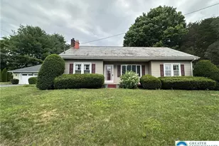 556 Walnut Dr, Lehigh Township, PA 18067 - Photo 1