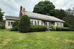 556 Walnut Dr, Lehigh Township, PA 18067 - Photo 2