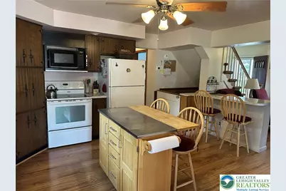 556 Walnut Drive, Lehigh Township, PA 18067 - Photo 6