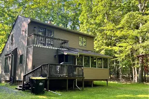 118 Starlight Dr, Chestnuthill Twp, PA 18330 - Photo 2