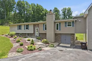 226 Circle Dr S, Hamilton Twp, PA 18353 - Photo 2