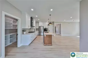 4740 Hillcrest Ln, Whitehall Township, PA 18052 - Photo 10