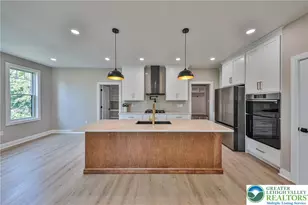 4740 Hillcrest Ln, Whitehall Township, PA 18052 - Photo 6