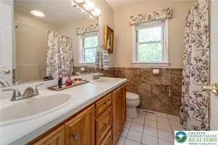 2165 Beechwood St, Upper Macungie Township, PA 18069 - Photo 36