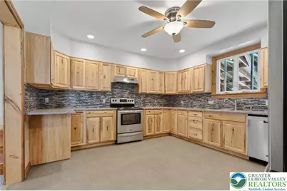 43 E Phillips Street, Coaldale Boro, PA 18218 - Photo 10