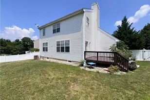 966 Hollow Ct, South Whitehall Township, PA 18104 - Photo 8