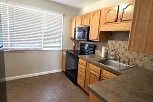 1747 Schoenersville Rd, Bethlehem City, PA 18018 - Photo 6