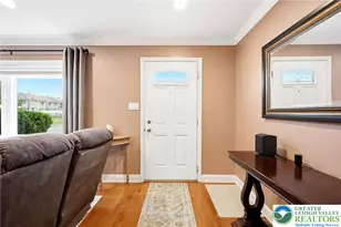 8 Lincoln Pl, Whitehall Township, PA 18052 - Photo 4