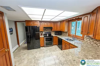 4290 Ascot Circle, Lower Macungie Township, PA 18103 - Photo 6