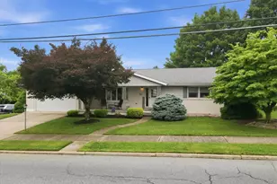 210 Poplar St, Catasauqua Boro, PA 18032 - Photo 2