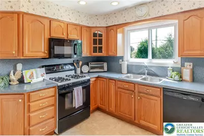 2130 Wisteria Road, Lower Macungie Township, PA 18062 - Photo 16