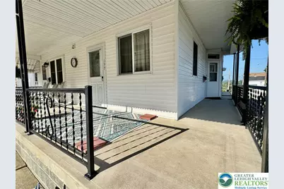 135 N 3rd Street, Lehighton, PA 18235 - Photo 4