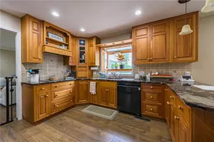 4620 Hale Ln, Emmaus Boro, PA 18049 - Photo 8