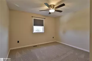 124 Stephanie Dr, Palmer Twp, PA 18045 - Photo 24